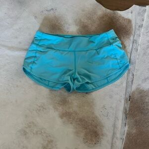 Lululemon Speed up shorts Size 6 Lengths 2.5